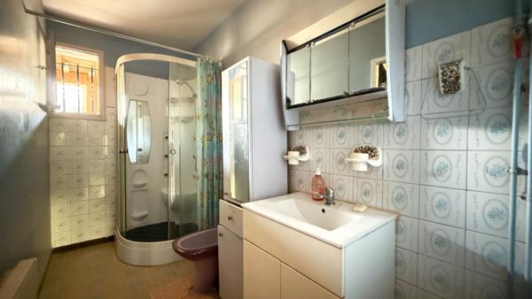 BOURNEZEAU MAISON A VENDRE 8 pièce(s) 174.76 m²