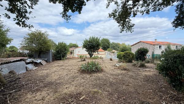 BOURNEZEAU MAISON A VENDRE 8 pièce(s) 174.76 m²