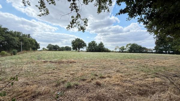 BOURNEZEAU MAISON A VENDRE 8 pièce(s) 174.76 m²