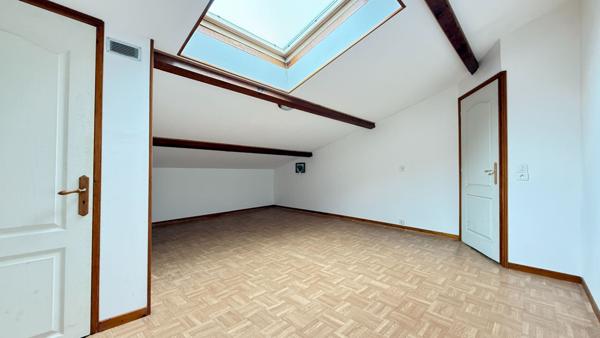 BOURNEZEAU MAISON A VENDRE 8 pièce(s) 174.76 m²