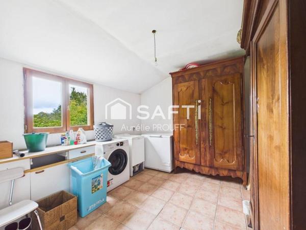 MORLAIX, CAMPAGNE, LONGERE HABITABLE DE PLAIN-PIED