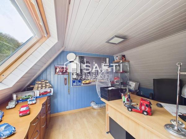 MORLAIX, CAMPAGNE, LONGERE HABITABLE DE PLAIN-PIED