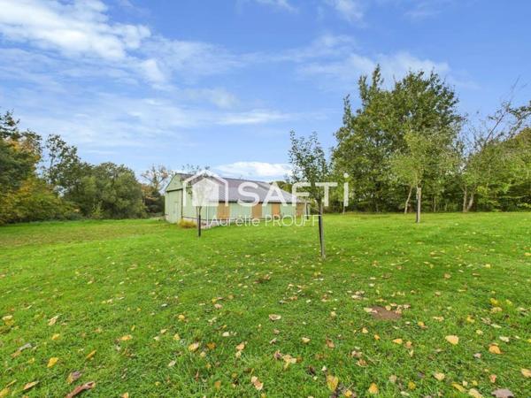 MORLAIX, CAMPAGNE, LONGERE HABITABLE DE PLAIN-PIED