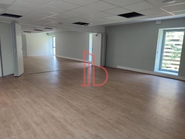 Bureau de 988 m² à louer à Bordeaux Chartrons