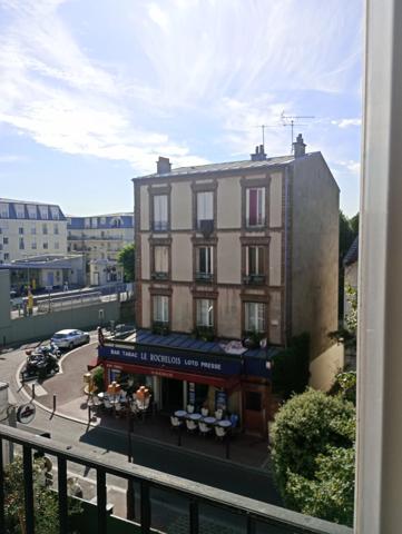 Coup de Cœur à Enghien-les-Bains (95) – 2 Pièces Rénové & Meublé - 15 minutes de Paris Gare du Nord