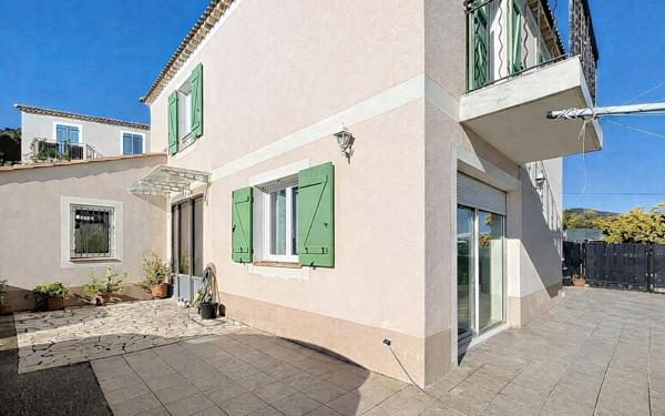 Maison à vendre    4 pièces • 100 m2 Saint-Laurent-du-Var
