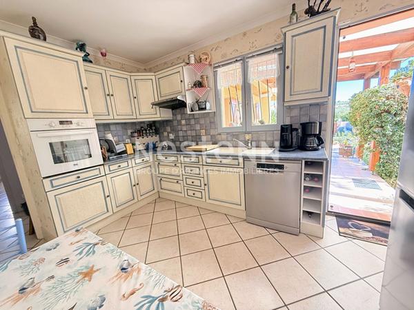 VILLA T5 DE 120 M2 AVEC GARAGE SUR TERRAIN DE 1379 M2