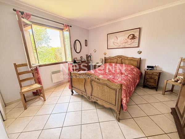 VILLA T5 DE 120 M2 AVEC GARAGE SUR TERRAIN DE 1379 M2