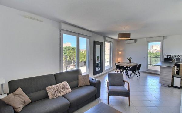 Appartement à vendre    4 pièces • 89,75 m2 Marseille 13