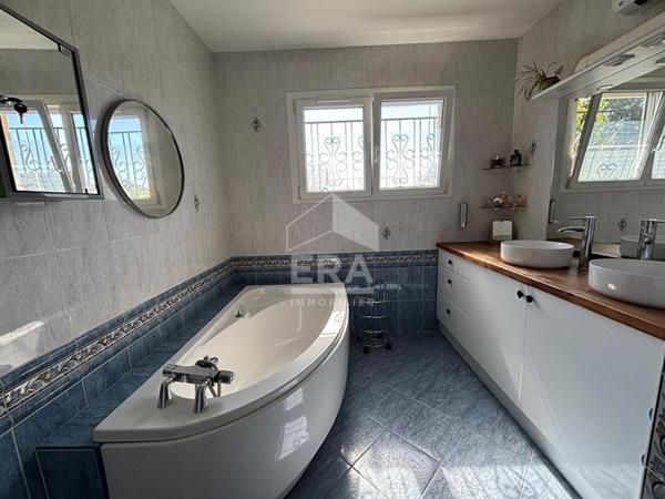 Maison Le Barp 6 pièces centre bourg à pied