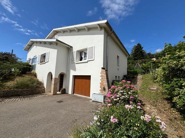 Maison de ville au calme dans la verdure