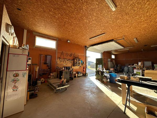 Local d'activité 201,59 m2 5 Minutes autoroute