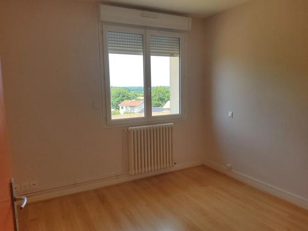 MONTLIEU LA GARDE - APPARTEMENT T4 AU 2EME ET DERNIER ETAGE