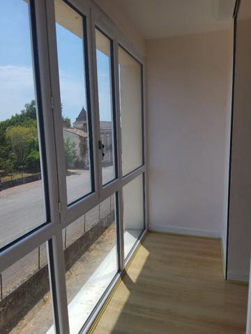 MONTLIEU LA GARDE - APPARTEMENT T4 AU 2EME ET DERNIER ETAGE