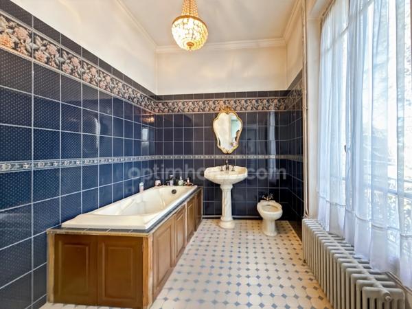 PROPRIETE -  MAISON BOURGEOISE D'EXCEPTION 10 PIECES - 785 000 EUROS - TERRAIN 2000 m2