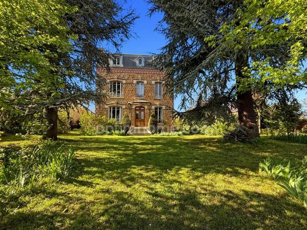 PROPRIETE -  MAISON BOURGEOISE D'EXCEPTION 10 PIECES - 785 000 EUROS - TERRAIN 2000 m2