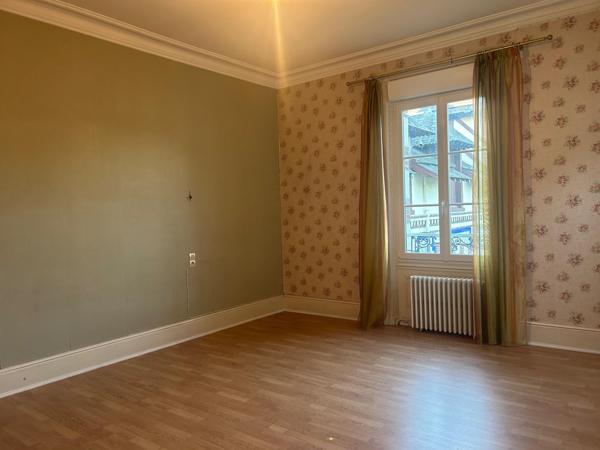 Maison de maître de caractère au cœur du Mêle-sur-Sarthe