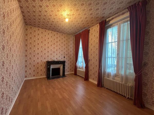 Maison de maître de caractère au cœur du Mêle-sur-Sarthe