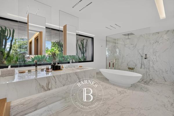 Cannes, Villa 8 Chambres -  1 400 m² à vendre