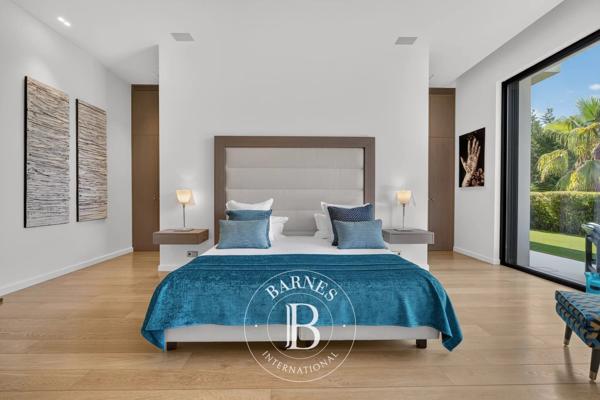 Cannes, Villa 8 Chambres -  1 400 m² à vendre
