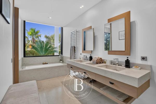 Cannes, Villa 8 Chambres -  1 400 m² à vendre