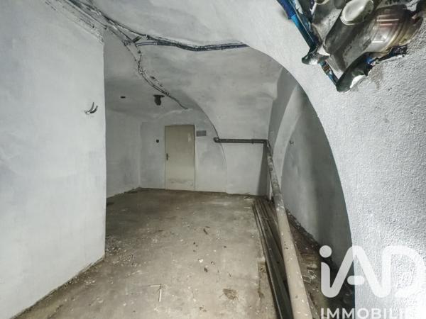 Immeuble à vendre 107 m² Sommières