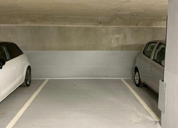 Stationnement à louer  •  La Varenne - Saint-Maur-des-Fossés