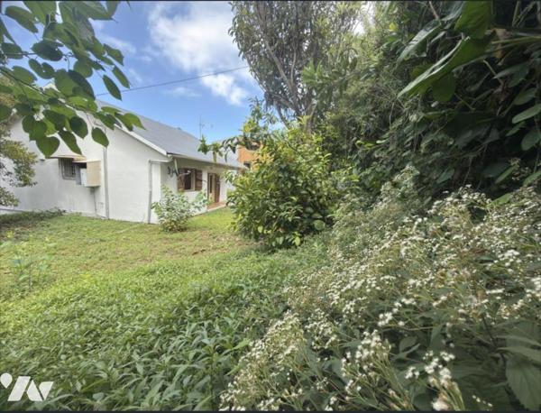 Maison  T3 avec jardin arboré -CARROSSE  Saint-Joseph