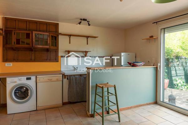 07140 Chambonas : Ensemble immobilier de 4 logements avce Piscine et chataigneraie