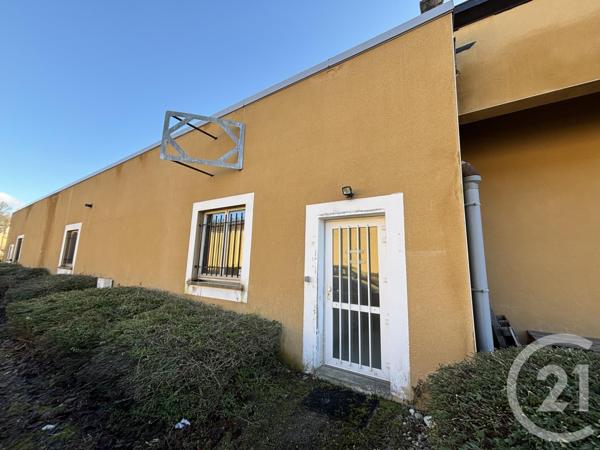 à vendre  760 m2 SENONES - 88