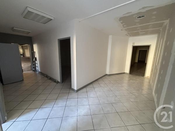 à vendre  760 m2 SENONES - 88