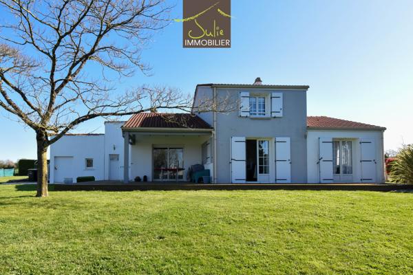 Proche Cerizay - Maison avec vie de plain-pied et grand terrain