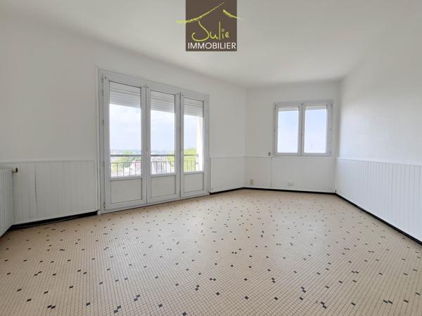 BRESSUIRE Centre - IDEAL placement locatif ! Appartement T2 avec cave.