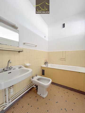 BRESSUIRE Centre - IDEAL placement locatif ! Appartement T2 avec cave.
