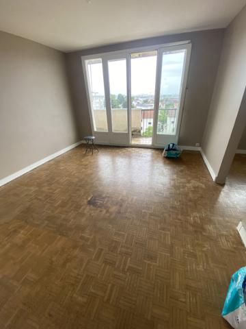 T3 Drancy 69.58 m2 4e étage sans ascenseur, parking, cave