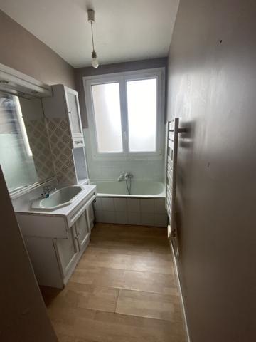T3 Drancy 69.58 m2 4e étage sans ascenseur, parking, cave