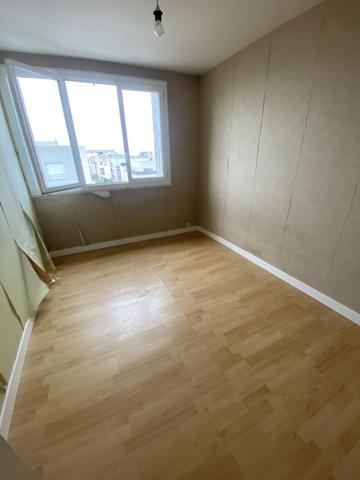 T3 Drancy 69.58 m2 4e étage sans ascenseur, parking, cave