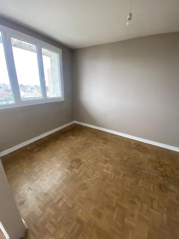 T3 Drancy 69.58 m2 4e étage sans ascenseur, parking, cave