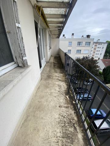 T3 Drancy 69.58 m2 4e étage sans ascenseur, parking, cave