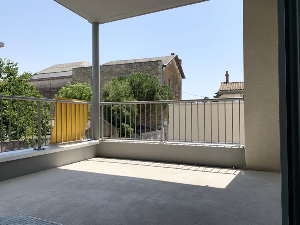 CENTRE-VILLE, APPARTEMENT T3 AVEC PARKING ET BALCON