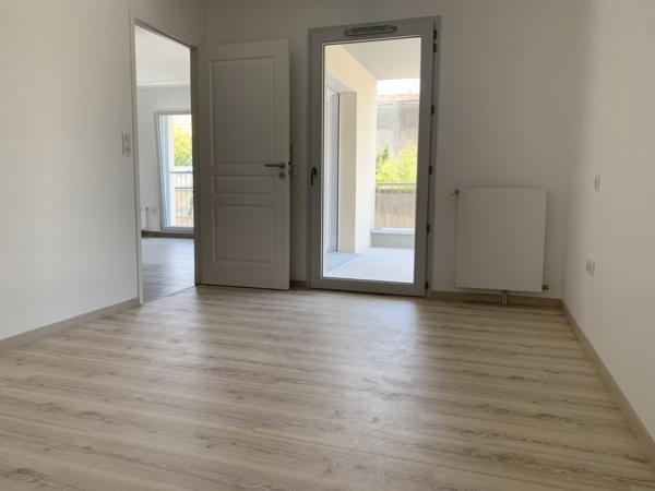 CENTRE-VILLE, APPARTEMENT T3 AVEC PARKING ET BALCON