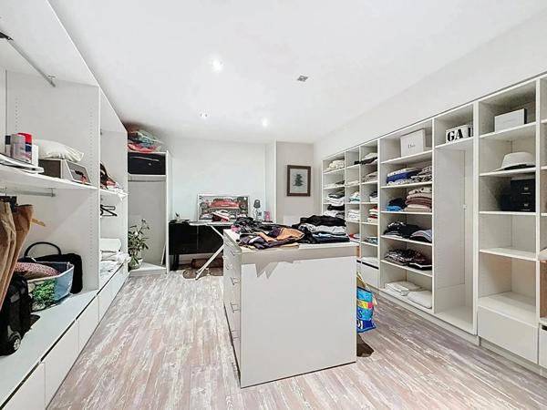 Maison Bourg En Bresse 373.47 m2