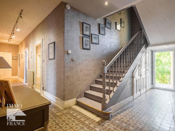 Maison Bourg En Bresse 373.47 m2