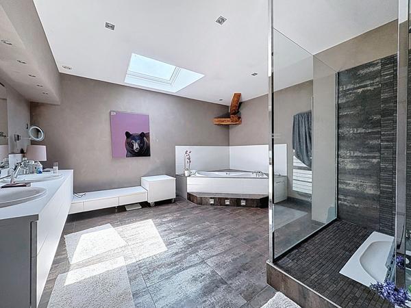 Maison Bourg En Bresse 373.47 m2