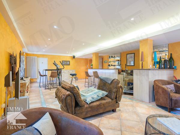 Maison Bourg En Bresse 373.47 m2