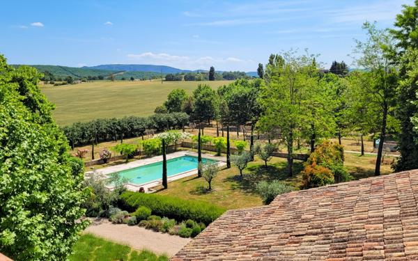 Maison à vendre    8 pièces • 492,72 m2 Forcalquier
