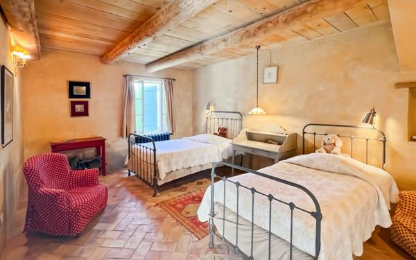 Maison à vendre    8 pièces • 492,72 m2 Forcalquier