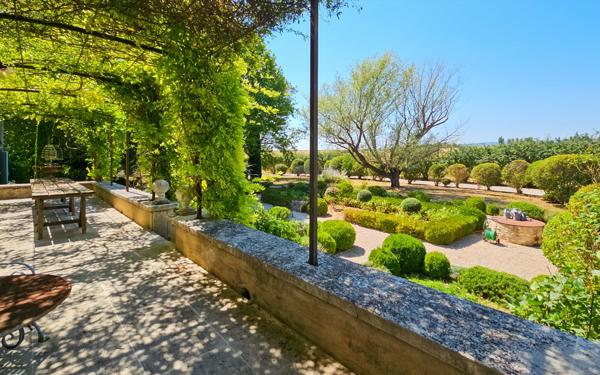 Maison à vendre    8 pièces • 492,72 m2 Forcalquier