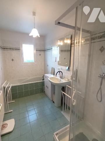 Proche quartier VERRON, maison récente de plain-pied avec trois chambres