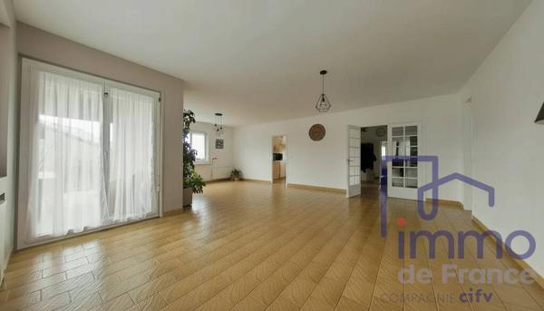 MAISON DE 221 m² AVEC JARDIN EN HYPER CENTRE